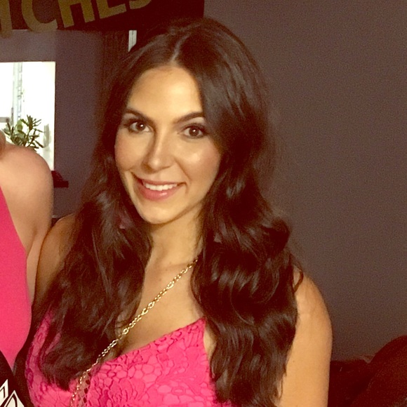 Meet your Posher, Alison - Picture 1 of 2